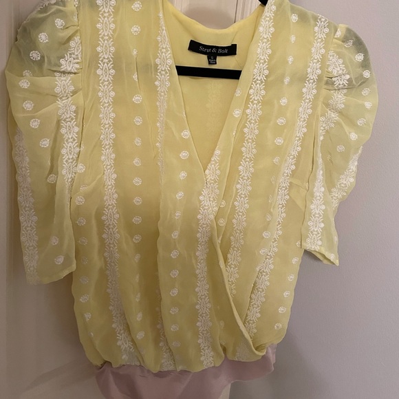 Yellow bodysuit with pattern size small - Picture 1 of 2